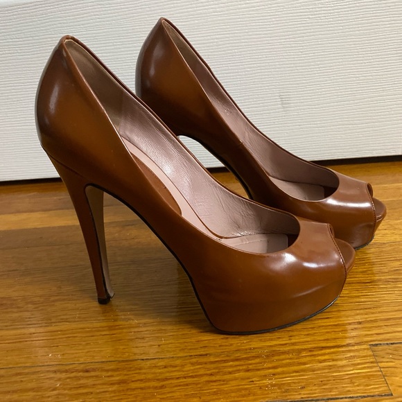 Gucci Heels - Picture 2 of 4